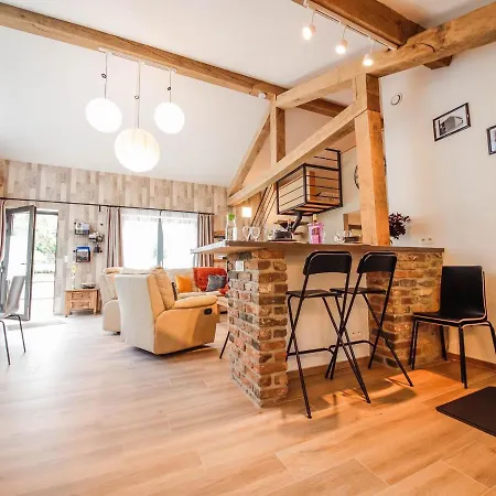 Escale J-p In With Garden * Manhay